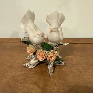 Capodimonte Bisque Doves Bird Flower Roses Branch Savastano Gricci Figurine